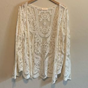 🌵4/$25 Simply Couture lace cardigan